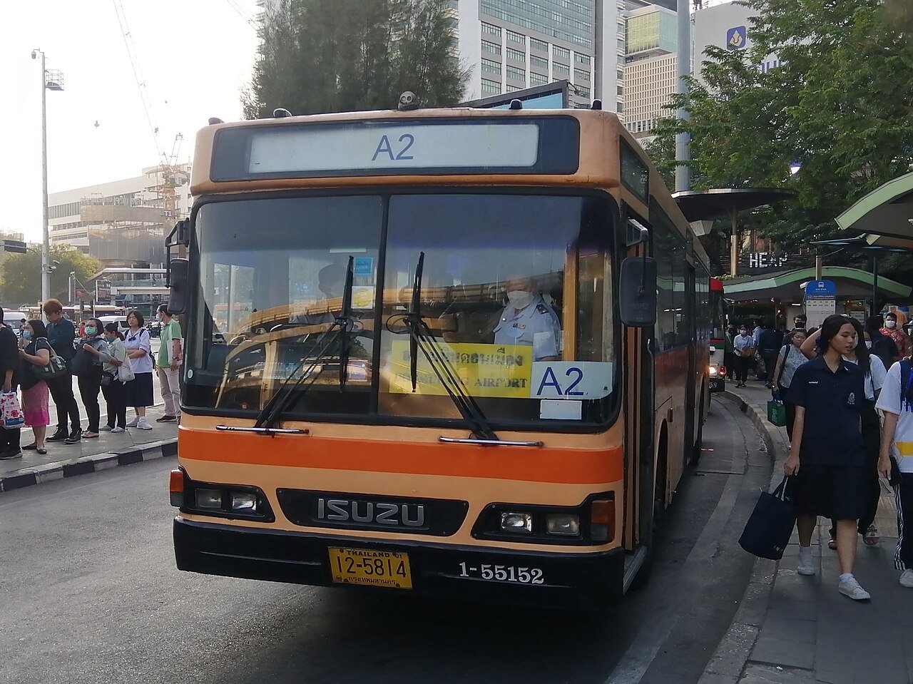 Isuzu Giga / Hino Bus Eksekutif