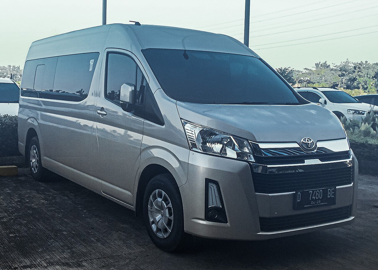 Kapasitas Bagasi Koper Toyota HiAce Premio