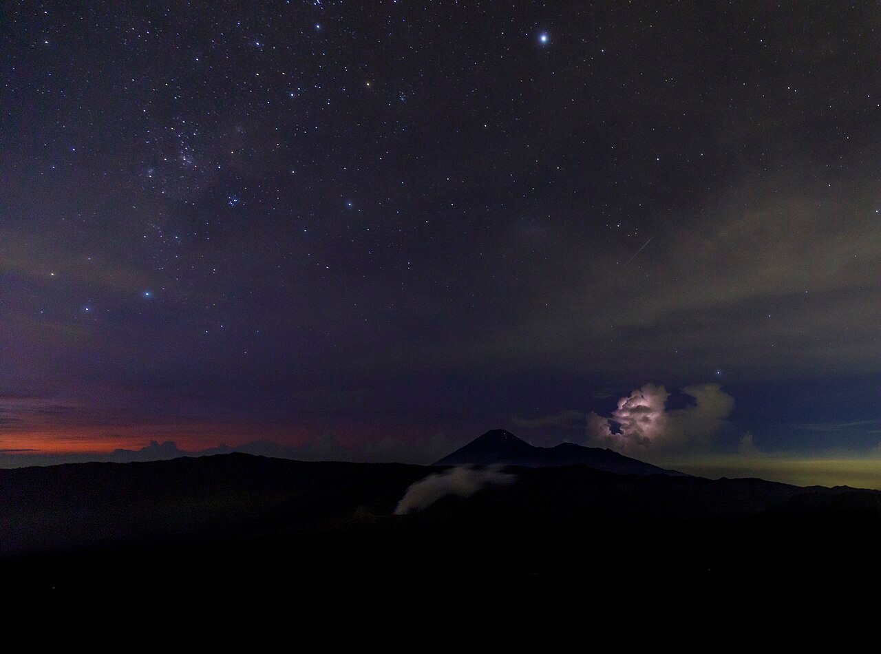 Milkyway dan Sunrise Bromo Camping